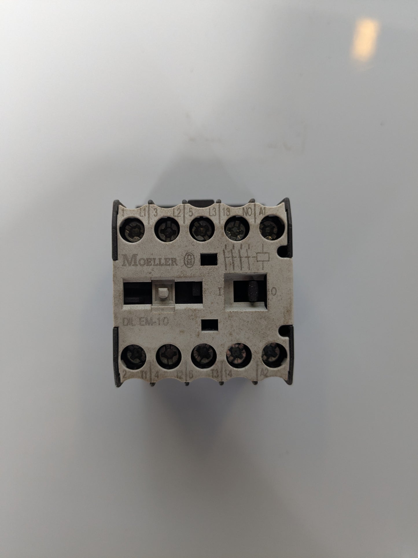 *USED* DIN Rail Panel Mount Contactor, 3PST-NO, 400V, 4kW - DILEM-10(230V50HZ,240V60HZ) - Robot Hub