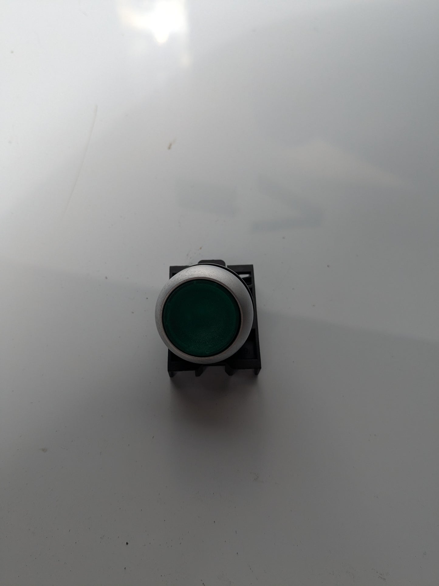*NEW* Eaton RMQ Titan M22 Series Green Illuminated Momentary Push Button Head - Robot Hub