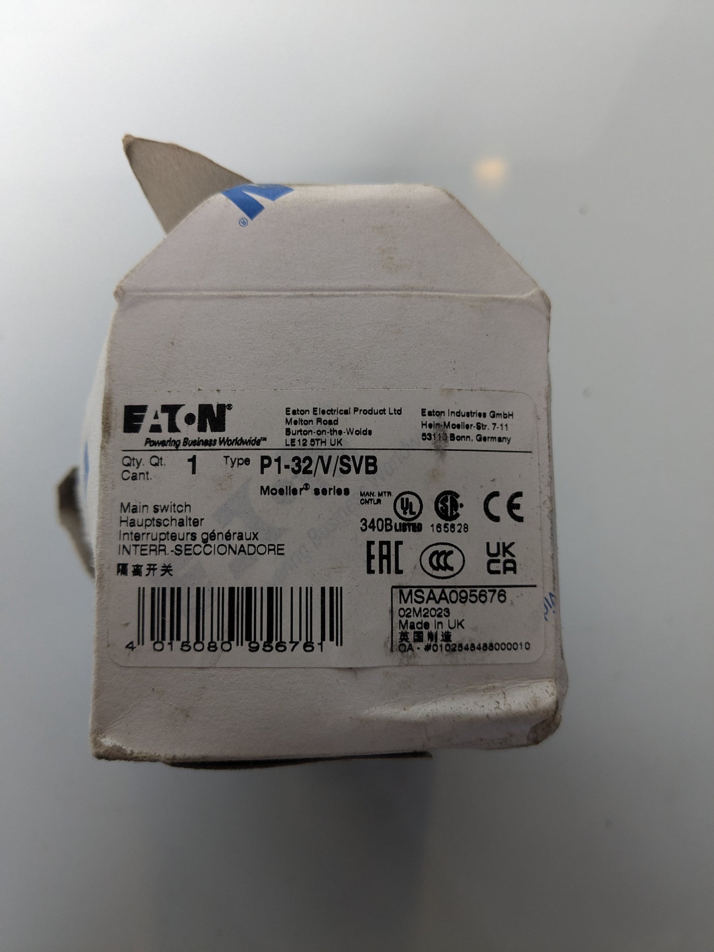 *NEW* Eaton 3P Pole Panel Mount Isolator Switch - 32A Maximum Current, 15kW Power Rating, IP65 - Robot Hub