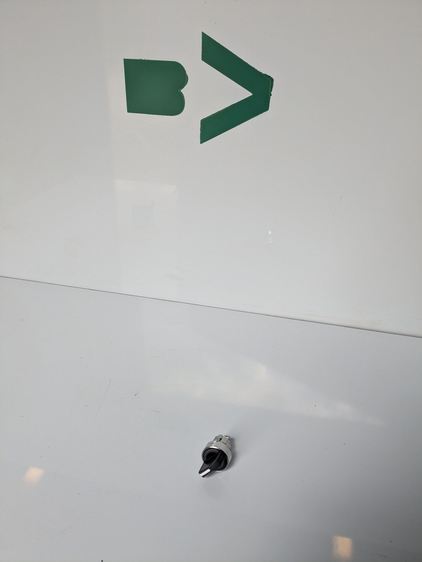 *NEW* Schneider Electric Harmony XB4 Series 2 Position Selector Switch Head, 22mm Cutout, Black Handle - Robot Hub