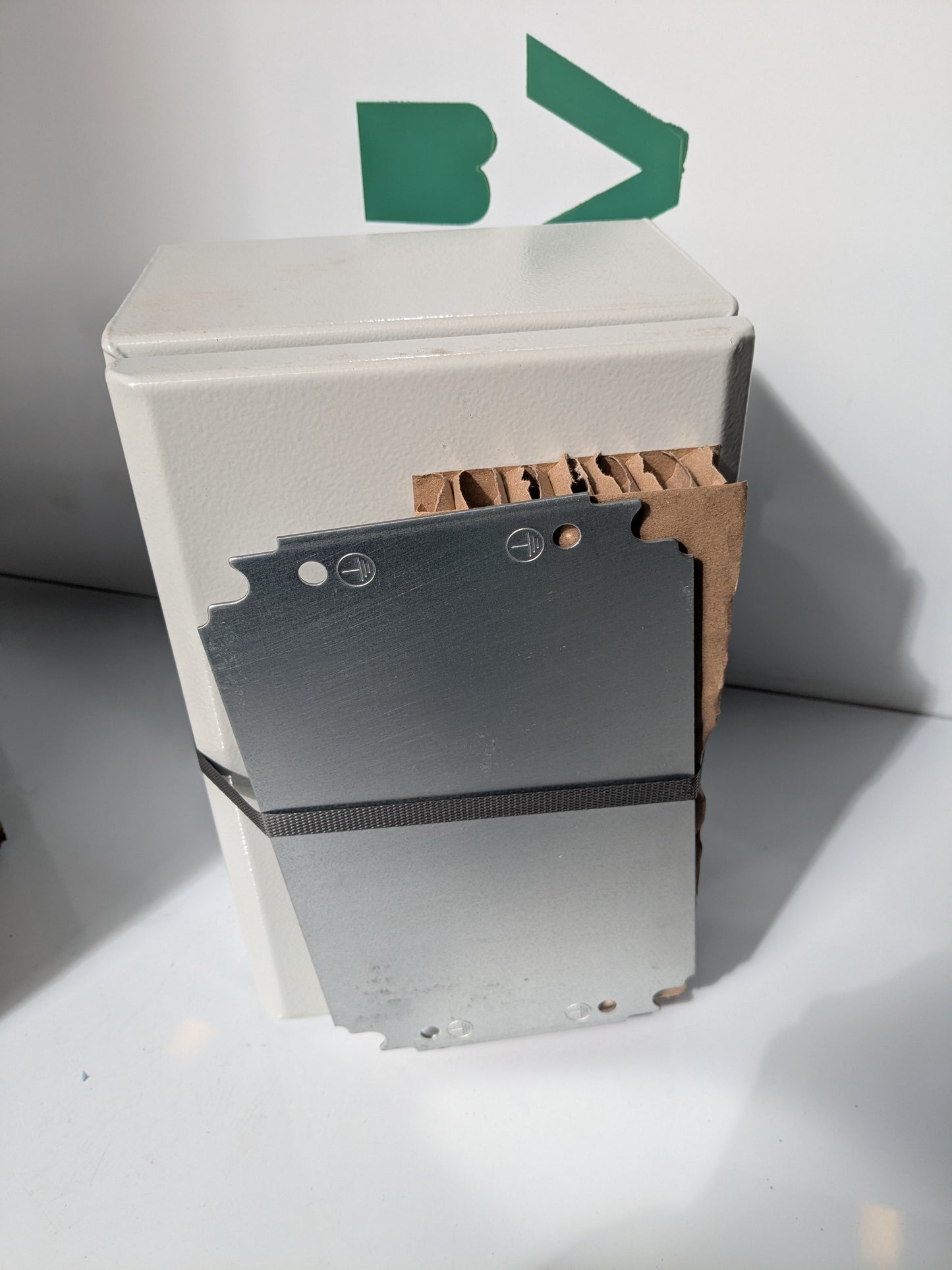 *NEW* Schneider Electric PanelSet S3D Series Steel Wall Box, IP66, 300 mm x 200 mm x 1 - Robot Hub