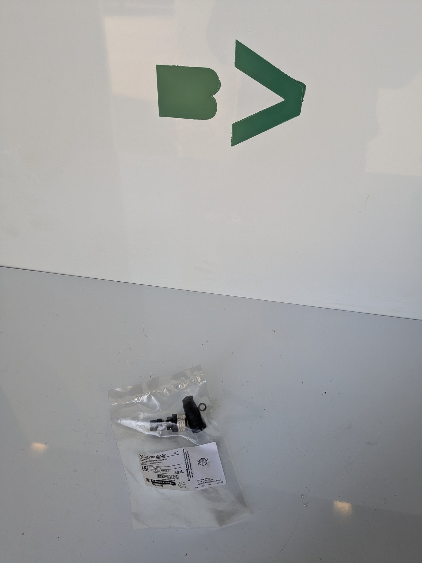 *NEW* Telemecanique Sensors Circular Connector, 5 Contacts, Cable Mount, M12 Connector - Robot Hub
