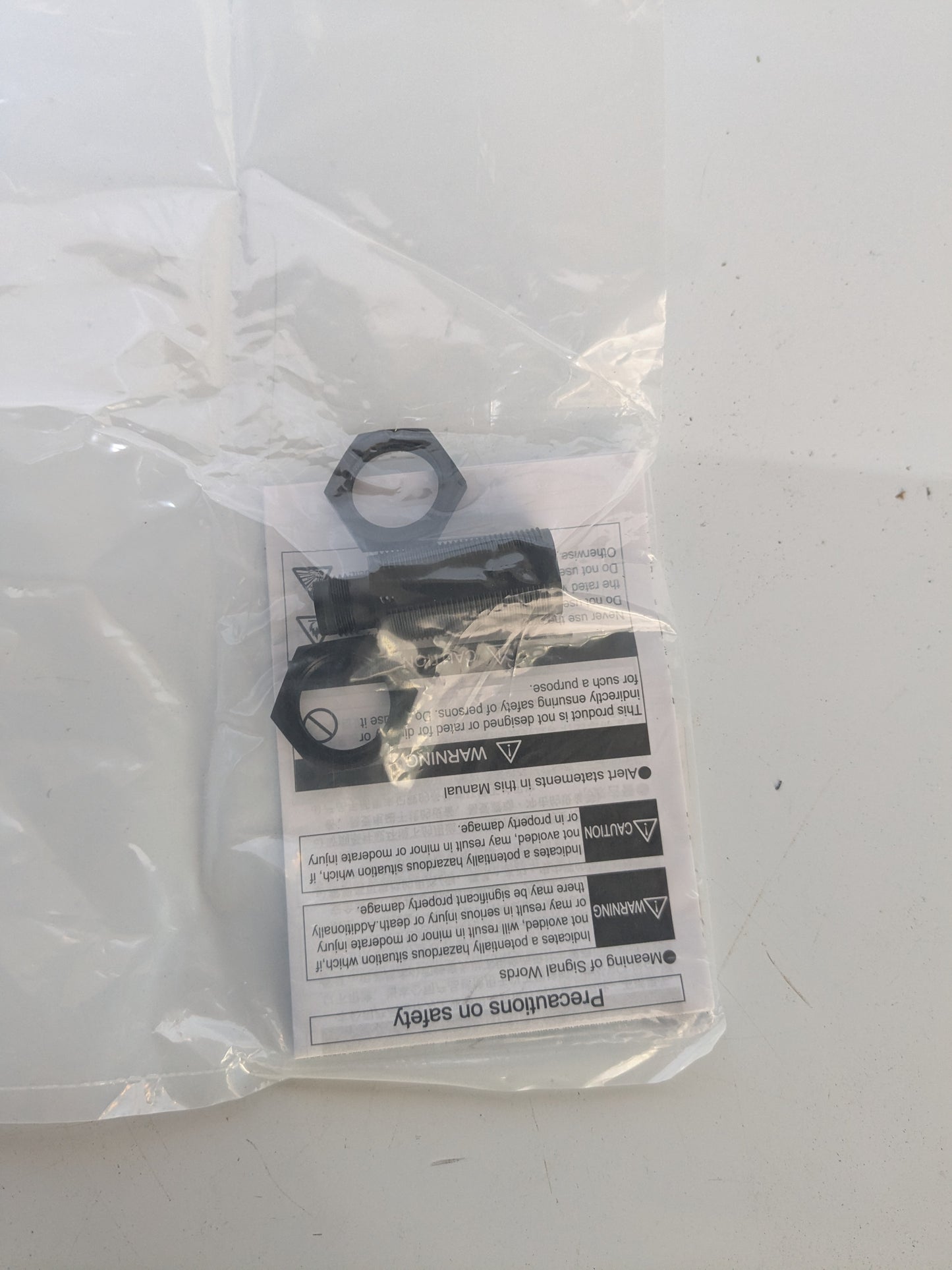 *NEW* Omron Retroreflective Photoelectric Sensor, Barrel Sensor, 100 mm 4 m Detection - Robot Hub