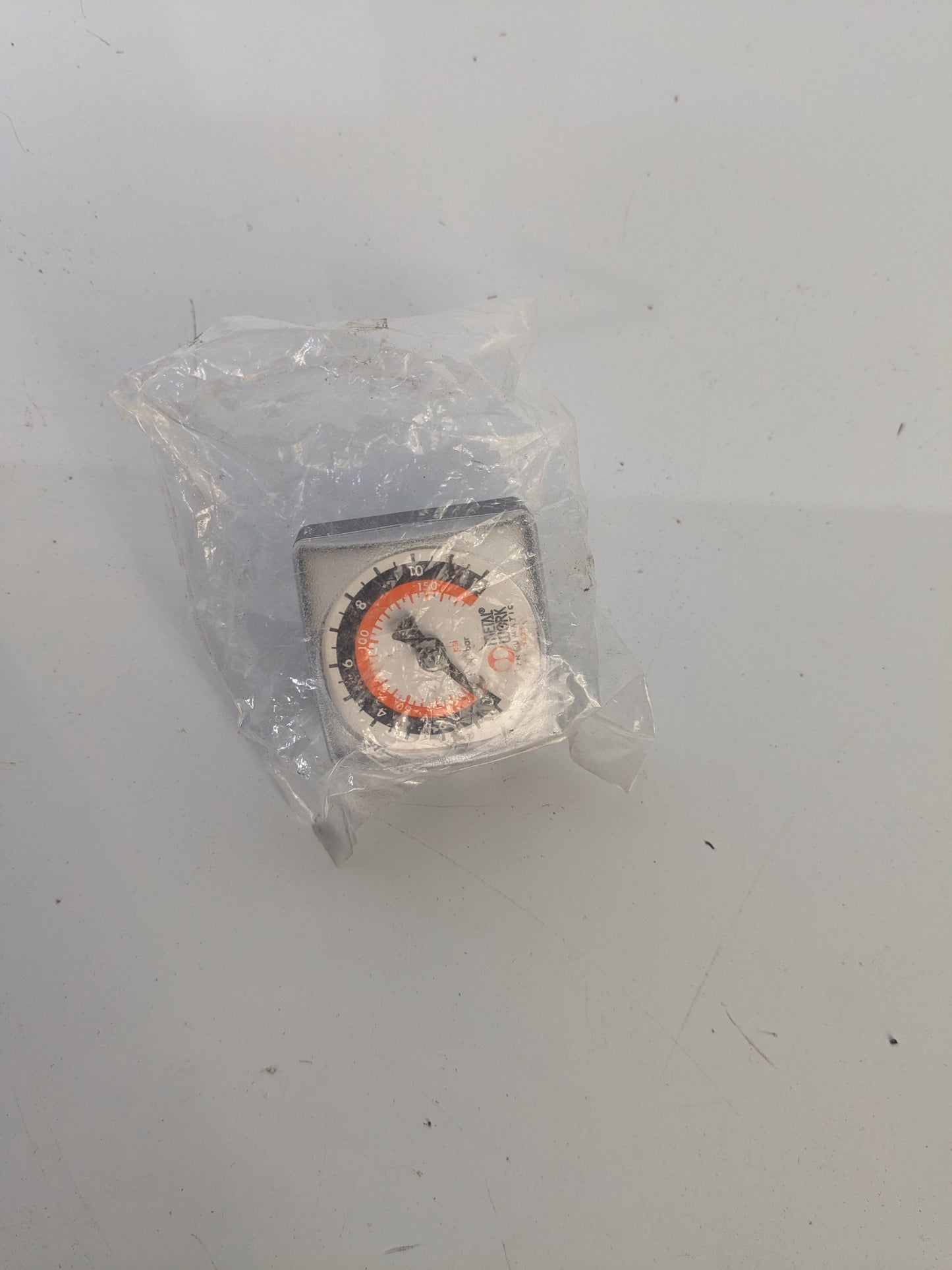*NEW* Metalwork SQ Dial P/gauge G1/8in 0-12 Bar - 9700110 - Robot Hub