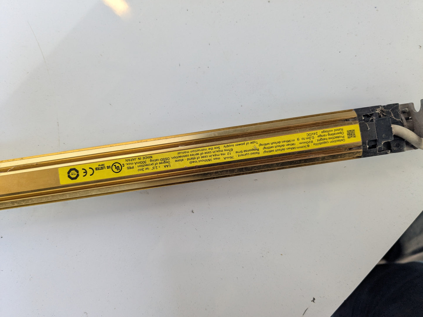 *USED* Omron F3SJ-A0820P30-L, EMITTER SAFTEY LIGHT CURTAIN - Robot Hub