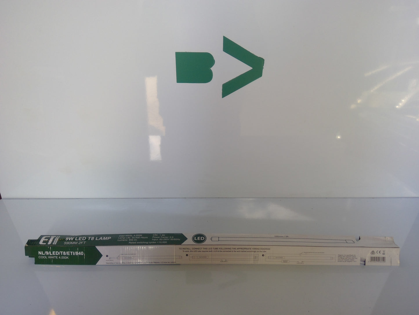 *NEW* ETI 9W LED T8 LAMP - Robot Hub