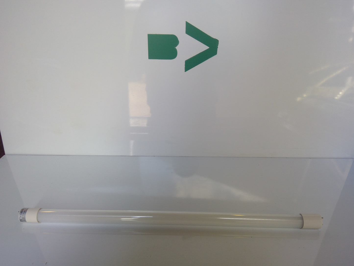 *NEW* ETI 9W LED T8 LAMP - Robot Hub