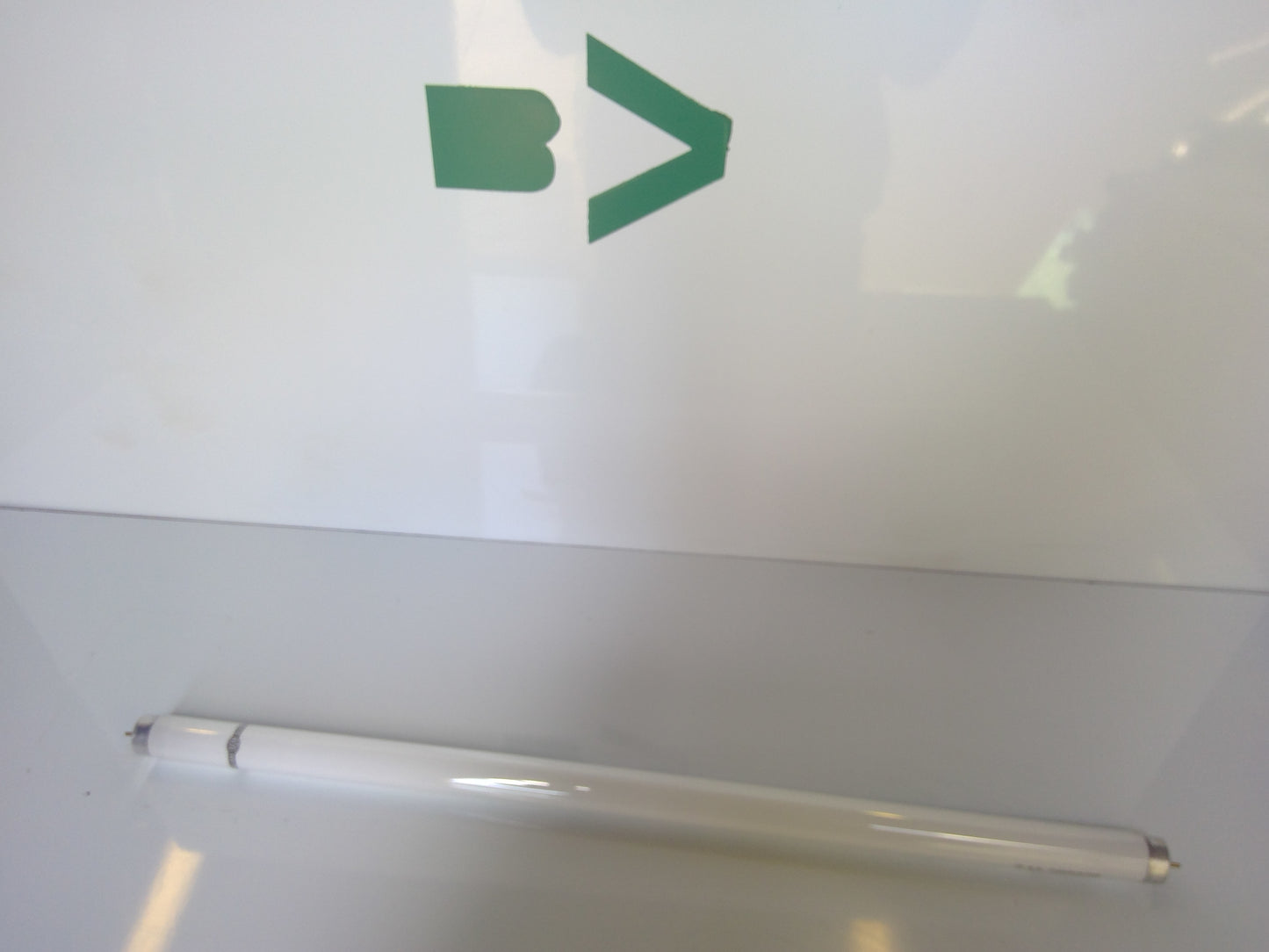 *NEW* Sylvania F18W/840 Cool White Tube - Robot Hub