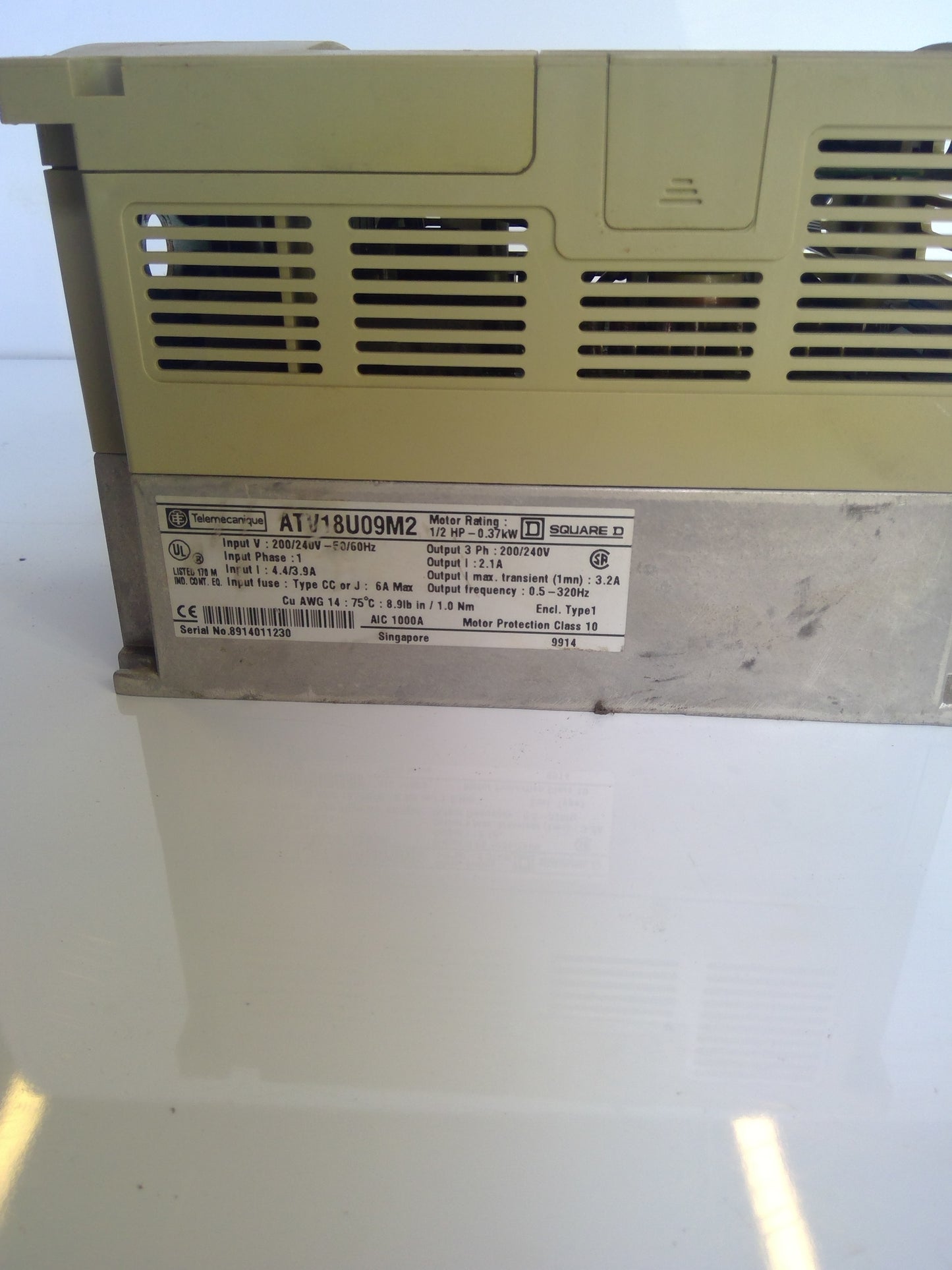 *USED* Schneider Electric ATV18U09M2 VARIABLE SPEED DRIVE SINGLE PHASE 0.37 KW 0.9 KVA - Robot Hub