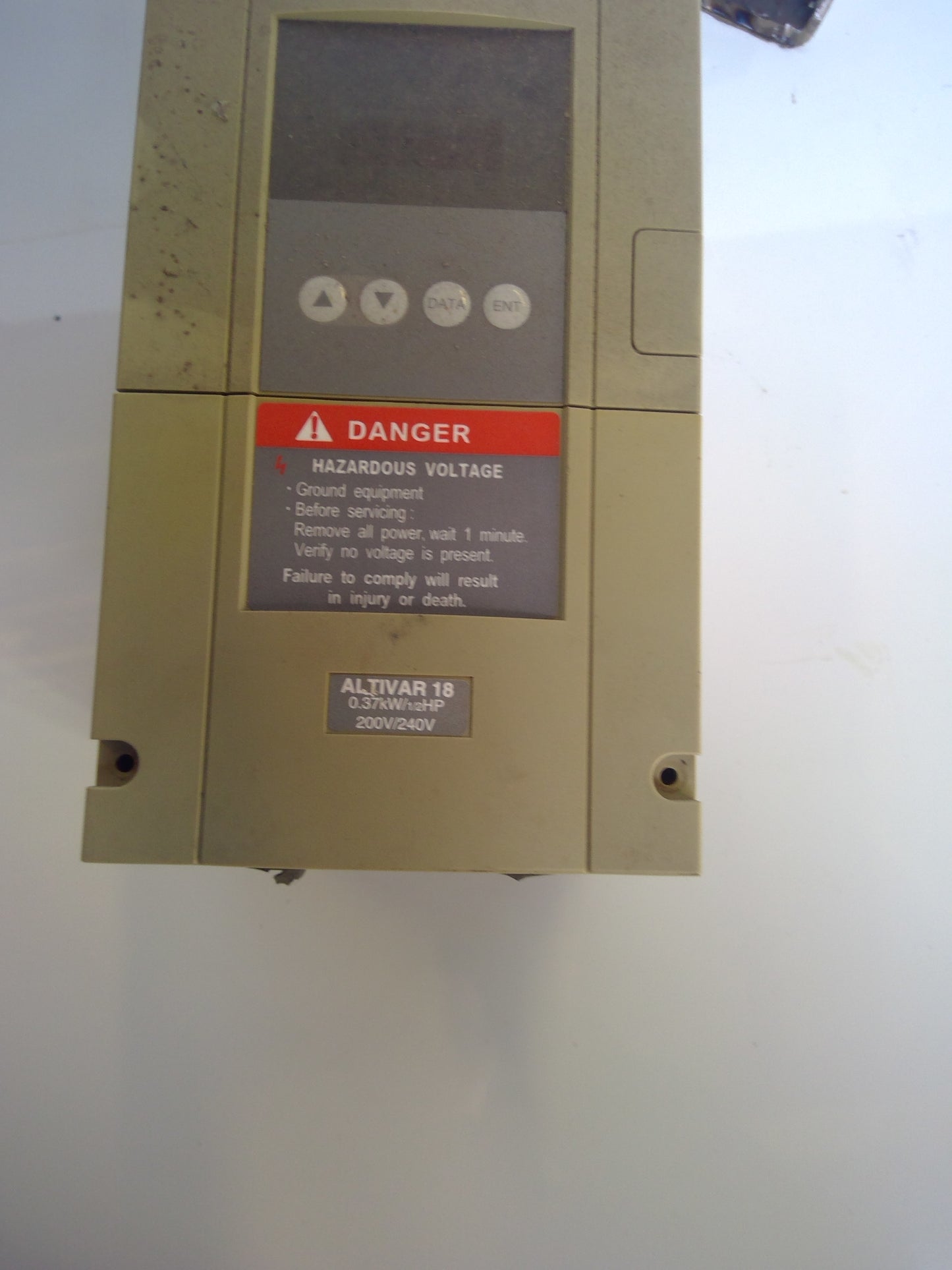 *USED* Schneider Electric ATV18U09M2 VARIABLE SPEED DRIVE SINGLE PHASE 0.37 KW 0.9 KVA - Robot Hub