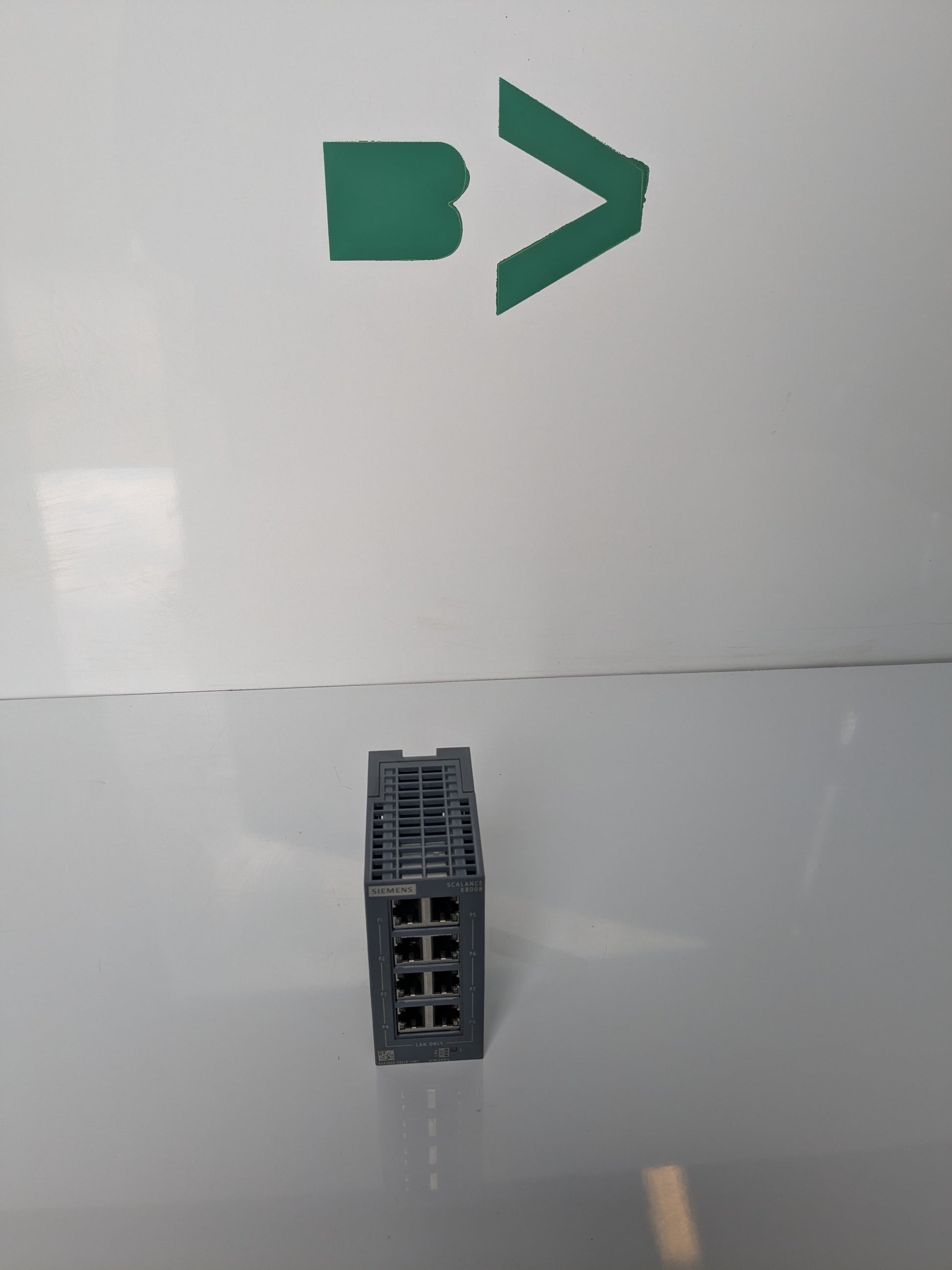 *NEW* Siemens Unmanaged Industrial Ethernet Switch, 24V AC/DC, 8 Inputs - SCALANCE X S - Robot Hub