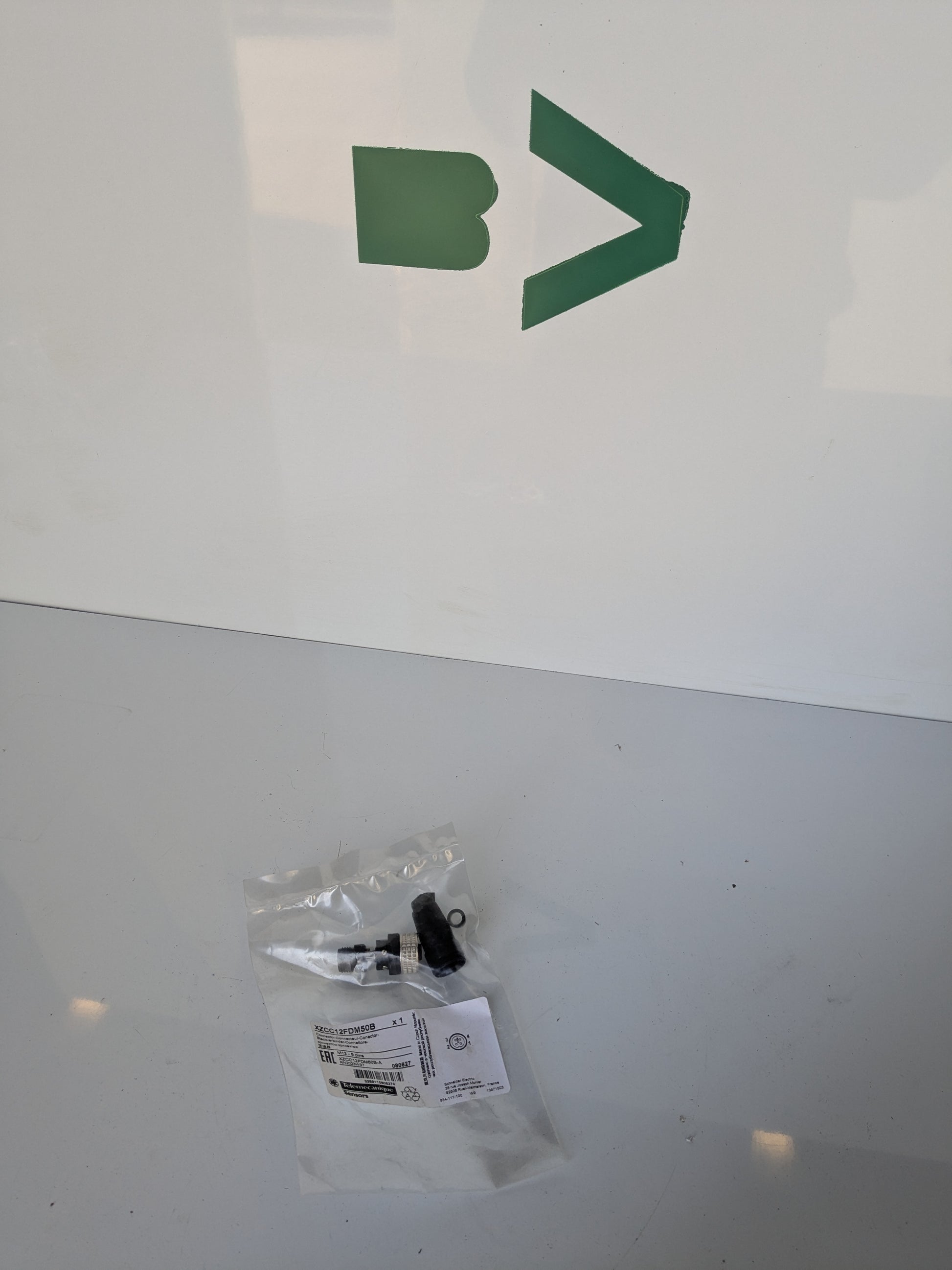 *NEW* Telemecanique Sensors Circular Connector, 5 Contacts, Cable Mount, M12 Connector - Robot Hub