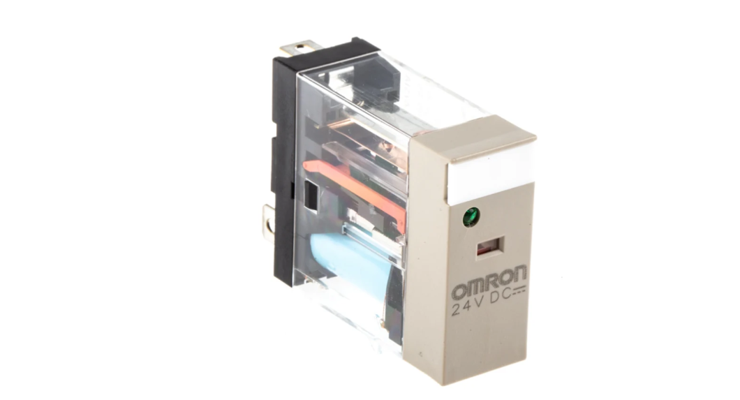 NEW Omron Plug In Power Relay, 24V dc Coil, 10A Switching Current, SPDT - Robot Hub