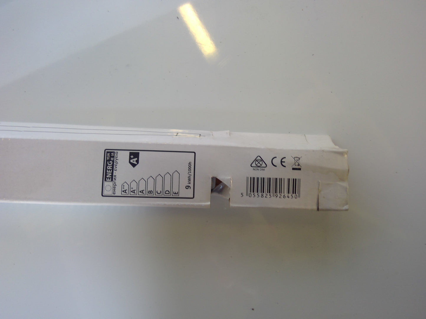*NEW* ETI 9W LED T8 LAMP - Robot Hub