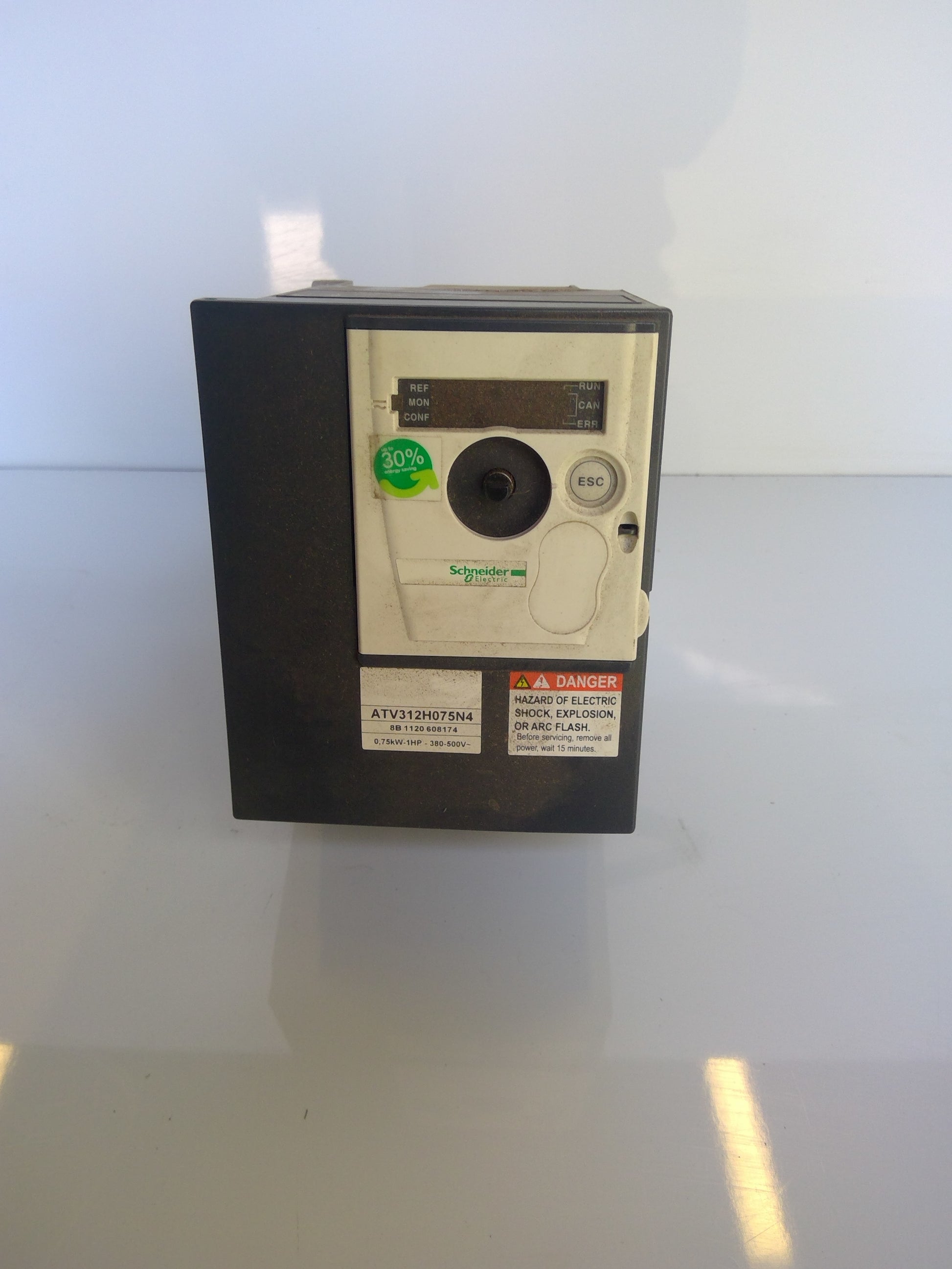 *USED* Schneider Electric Inverter Drive, 0.75 kW, 1 Phase - Robot Hub